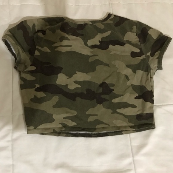 Camo crop top - Picture 3 of 3